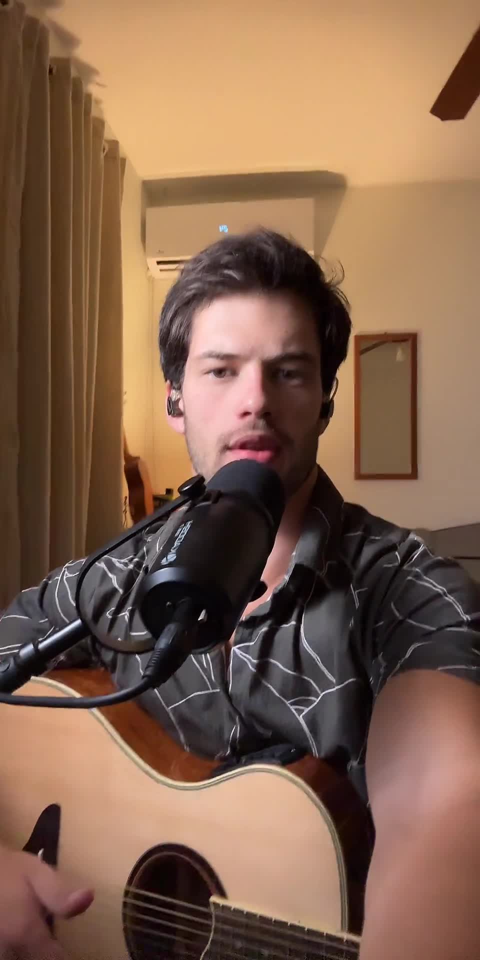 Connecting with the Crowd: RICHARD ⚡️ - RICHARD ⚡️ | Short clips